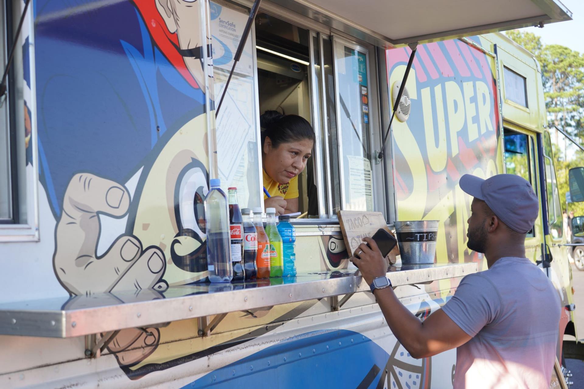 Taco Food Truck at Suwanee Circle at Town Center on Main Park